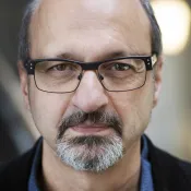 Hossein Asgharian. Photo.